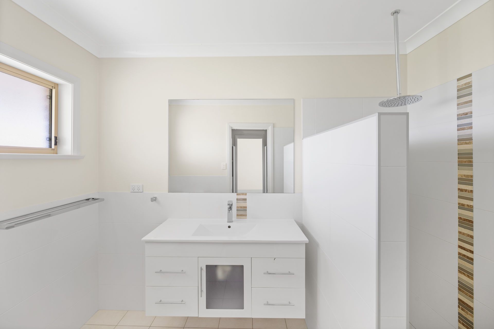 Large Home close to Mudgee CBD and Shops — Home image 3