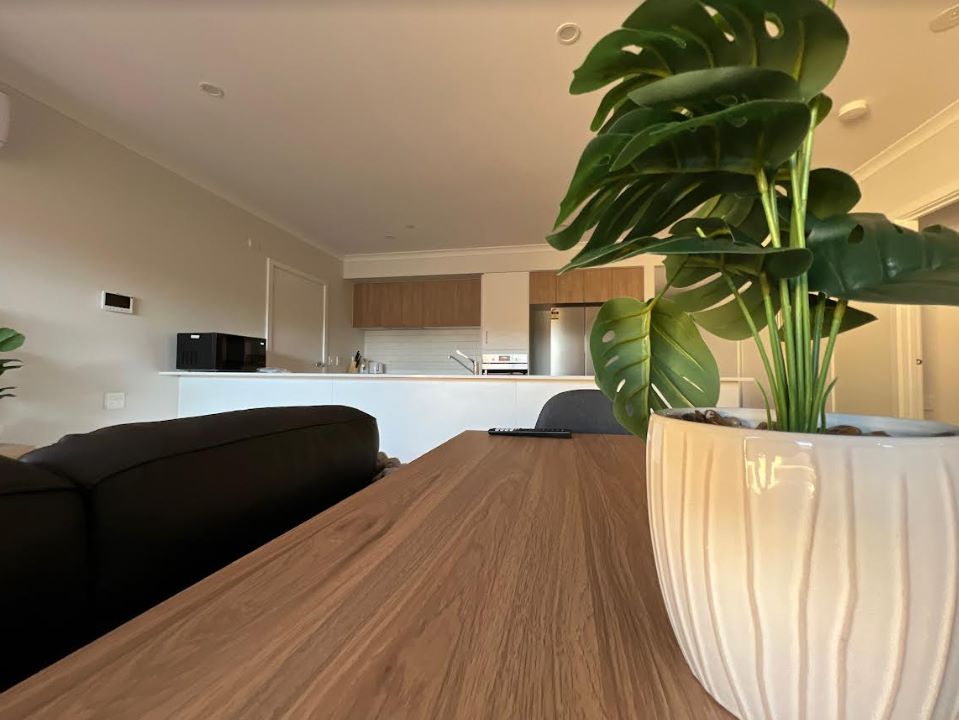Welcome to Cranbourne East! 3 Bedroom HPS Home — Home image 3