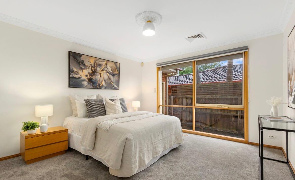Calm & Spacious SIL Home Bordering the Park, Walk to Shopping Centre & Station — Home image 4