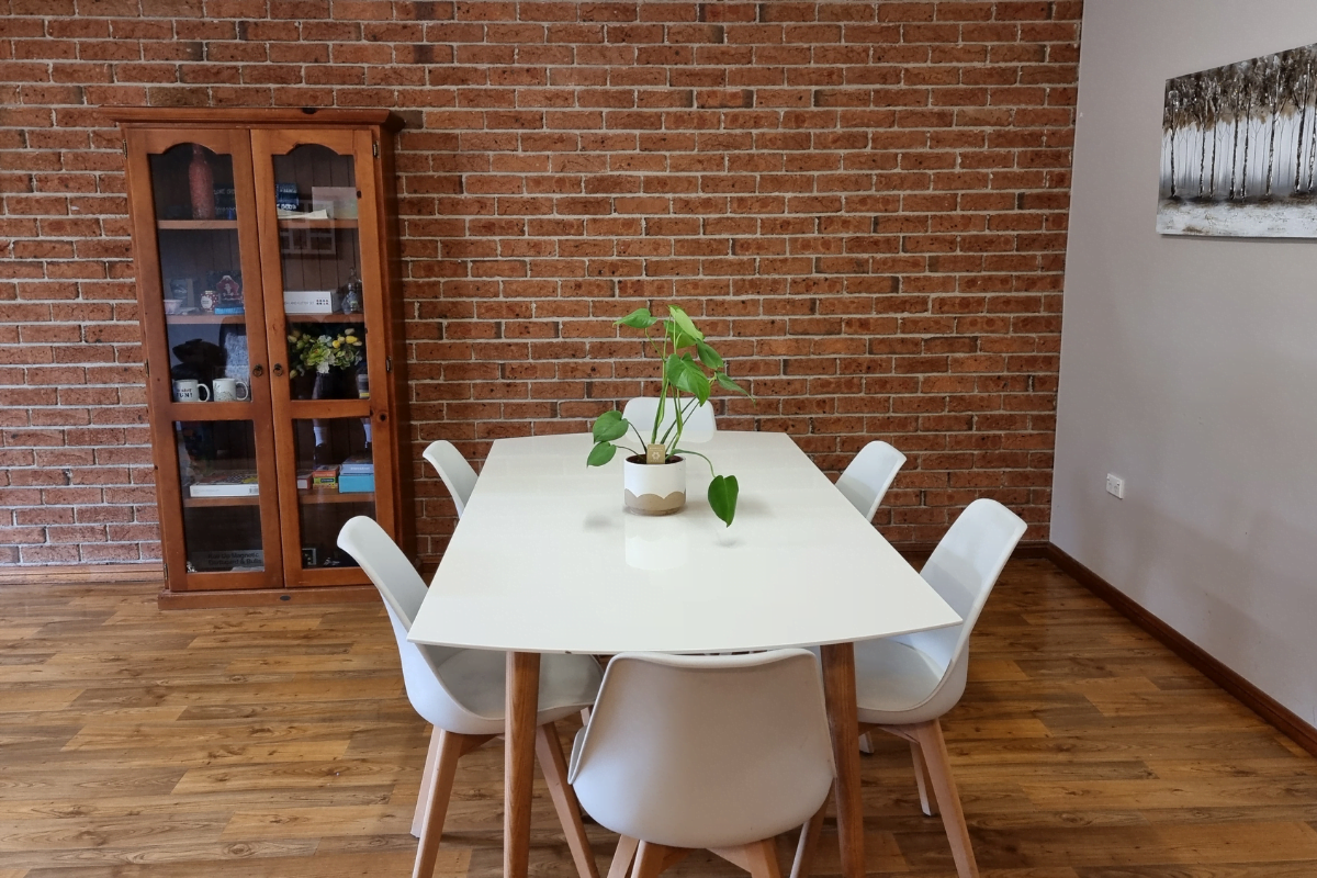 Enjoy living in a quiet residential area, close to Albion Park Rail community — Home image 4