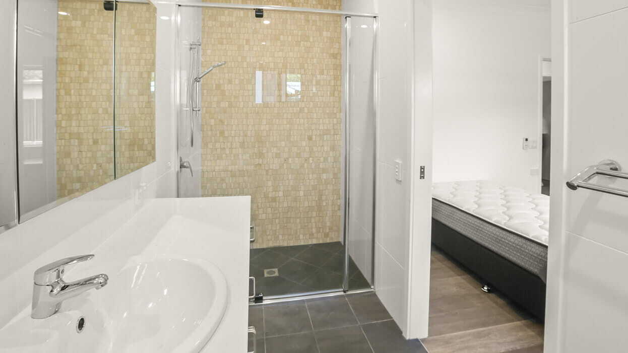 Discover Modern Living in White Rock, Cairns — Home image 18