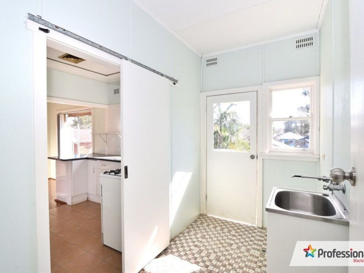 Blacktown House — Home image 6
