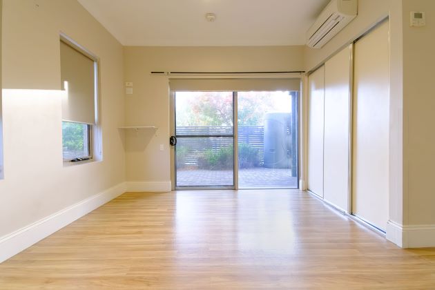 Vacancy in spacious home near the beach — Home image 3
