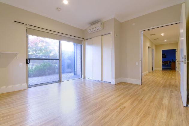 Vacancy in spacious home near the beach — Home image 4