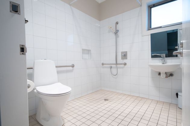 Vacancy in spacious home near the beach — Home image 8