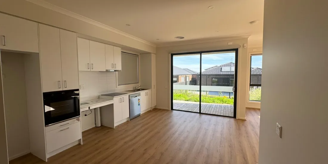 Premium Robust SDA Home in Beveridge, VIC 3753 — Home image 2