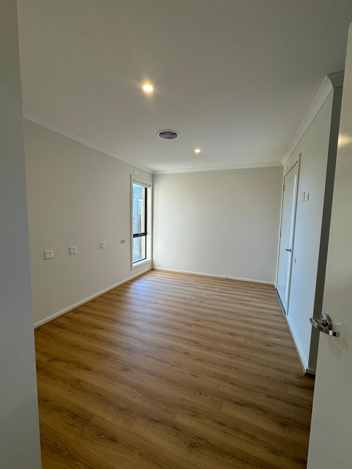 Premium Robust SDA Home in Beveridge, VIC 3753 — Home image 6