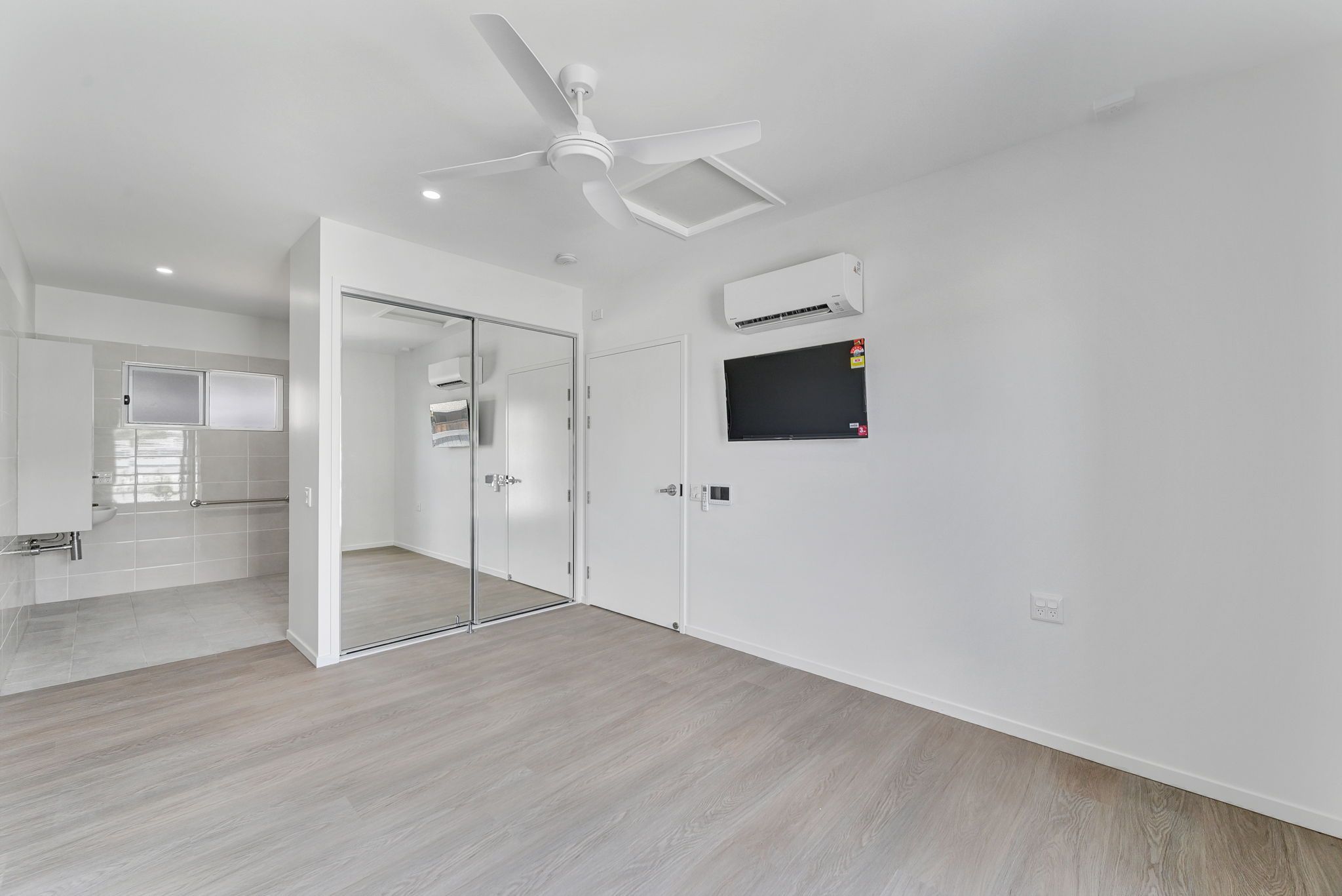 1 SDA + OOA + Guest Room Duplex, Available in Rasmussen — Home image 3