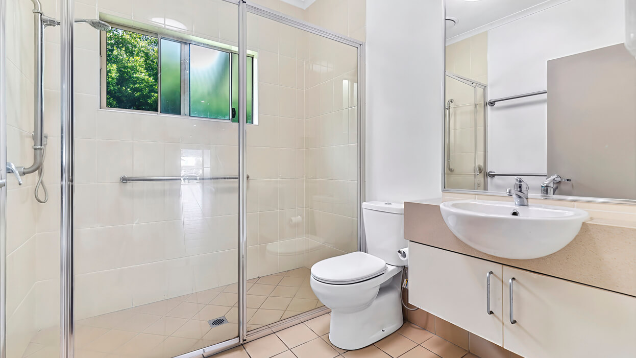 Modern Comfort in Leafy Bentley Park — Home image 9