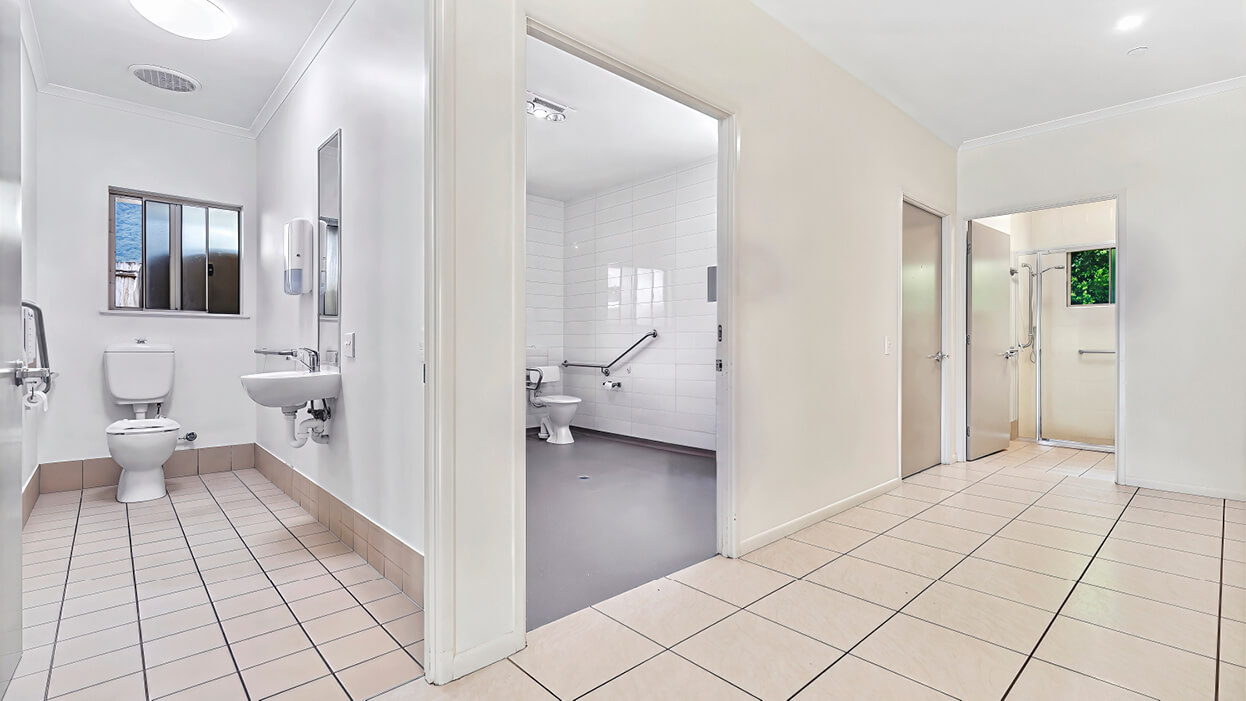 Modern Comfort in Leafy Bentley Park — Home image 10