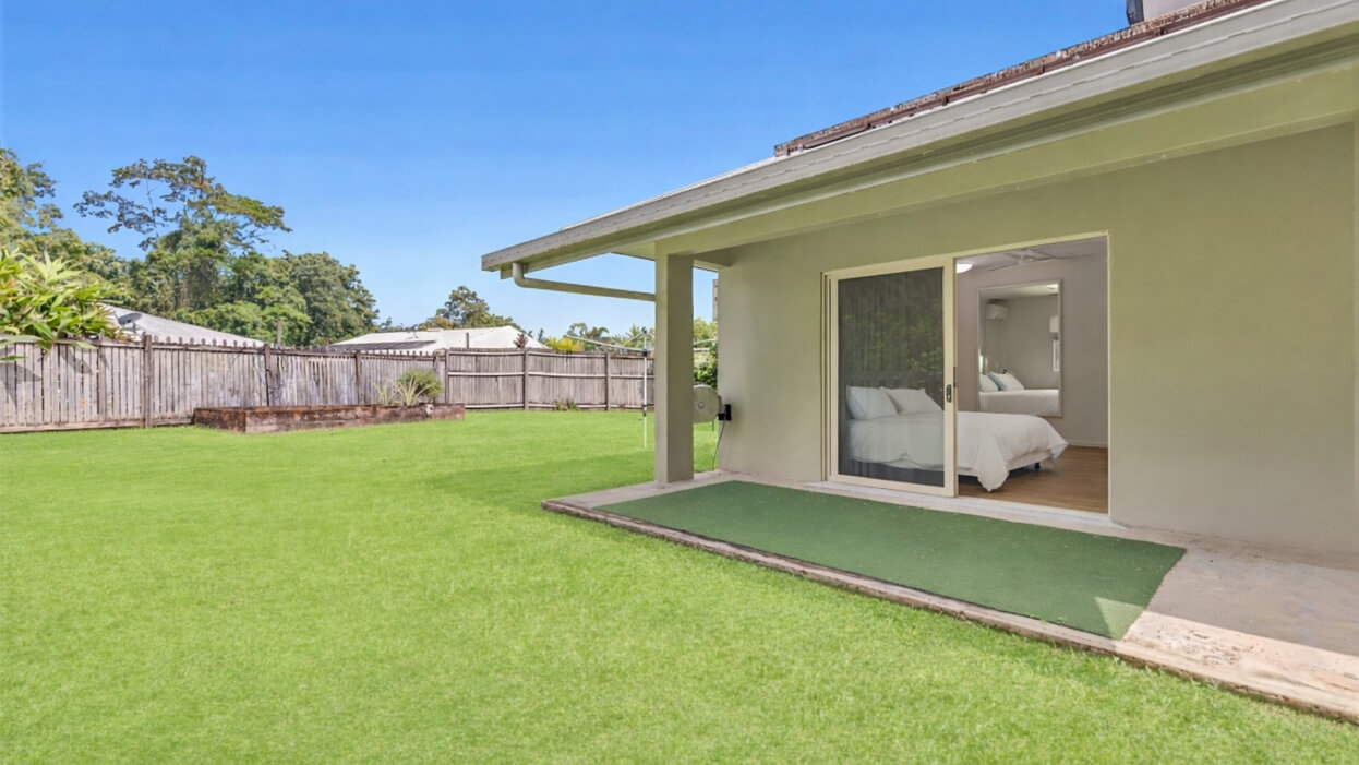 Modern Comfort in Leafy Bentley Park — Home image 12