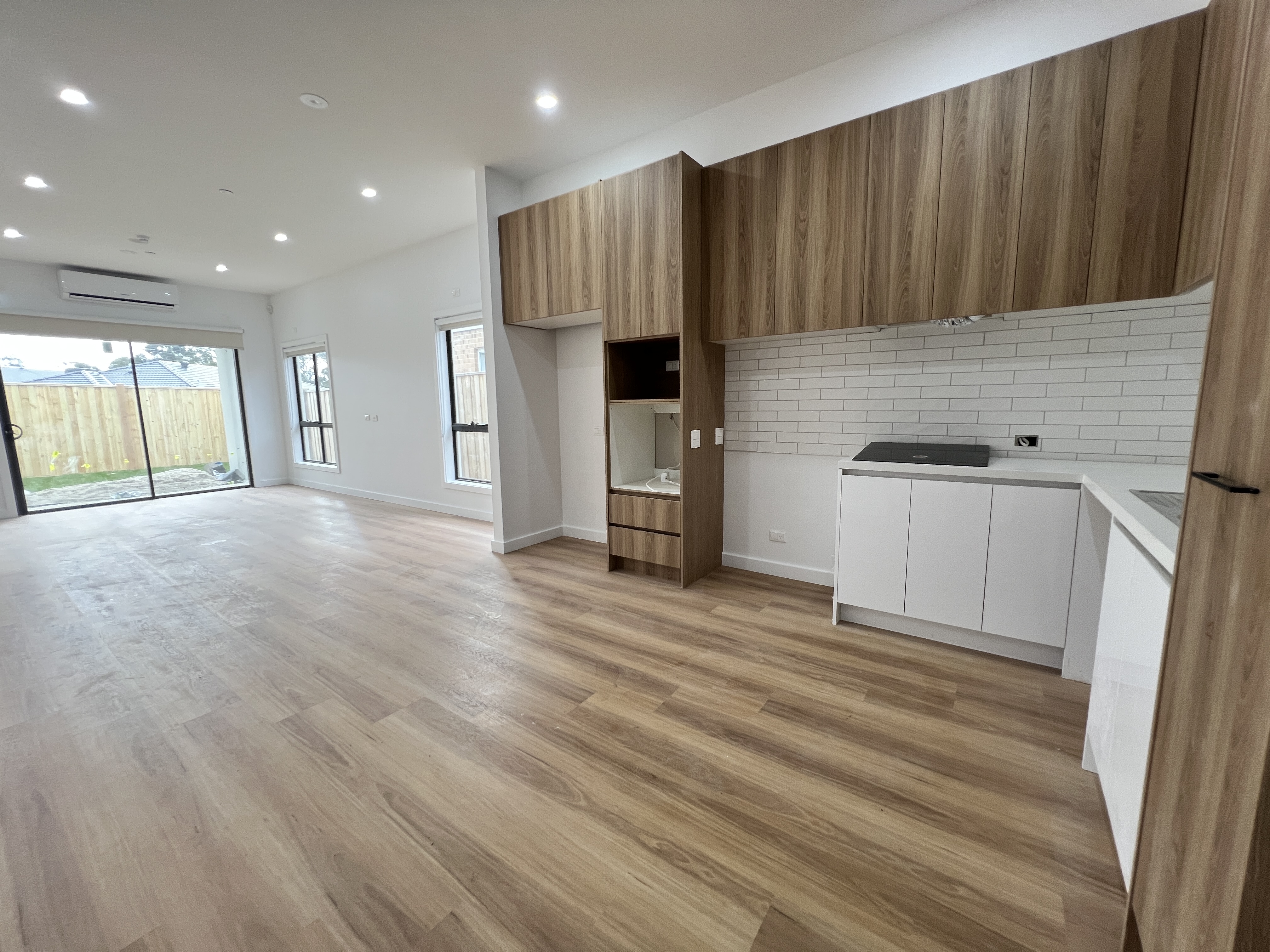 2+OOA HPS SDA Home in Prime Thomastown Location — Home image 2