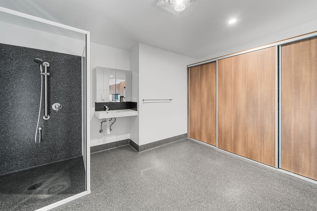 Quiet Living in Kingston — Home image 4