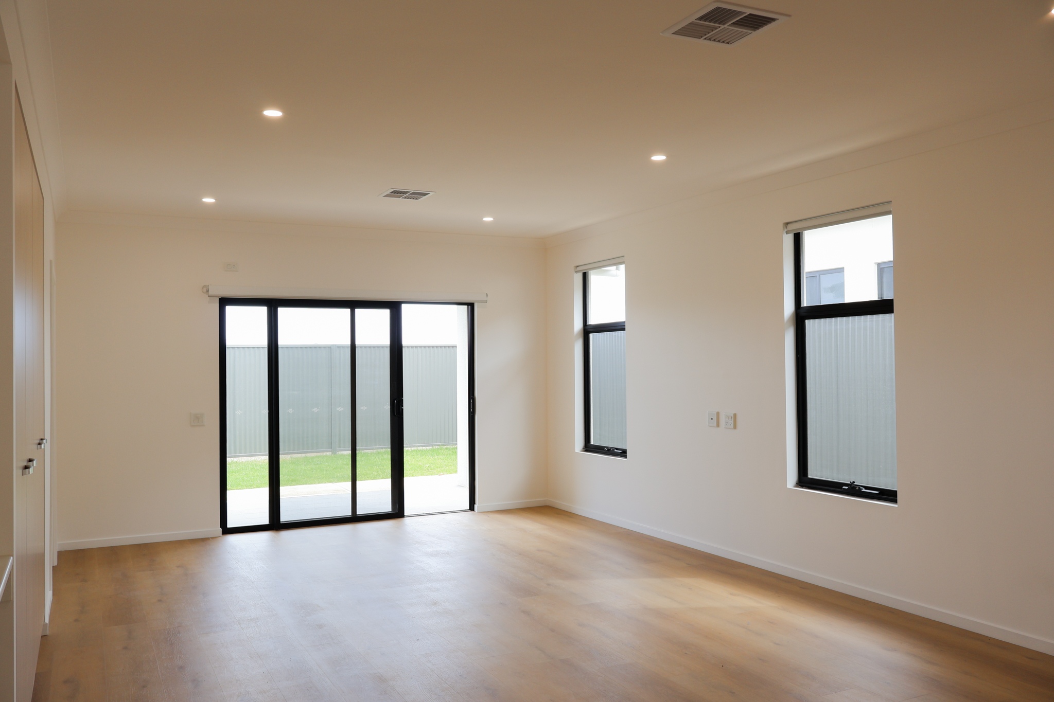 Riverlea Park - Brand New 2 tenant home with Separate Lounge Rooms — Home image 4