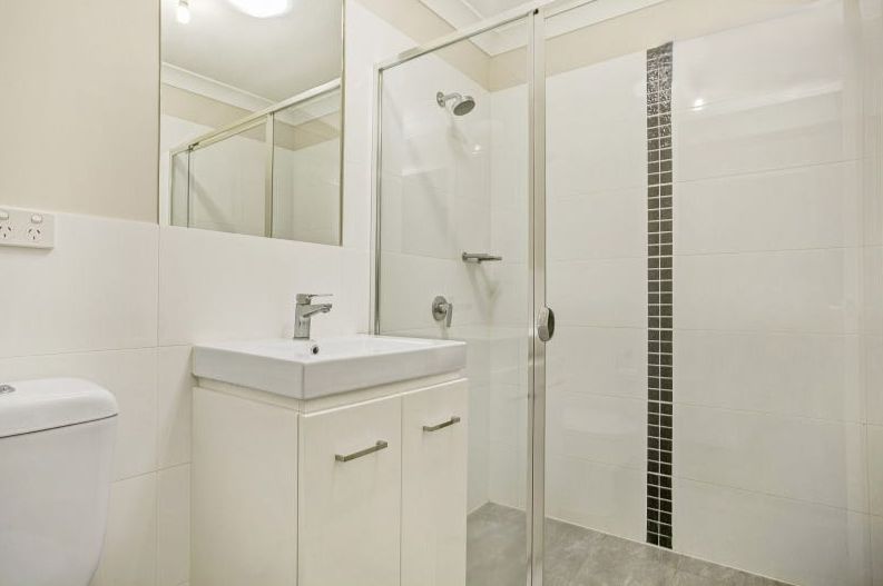 Simple Townhouse Living — Home image 4
