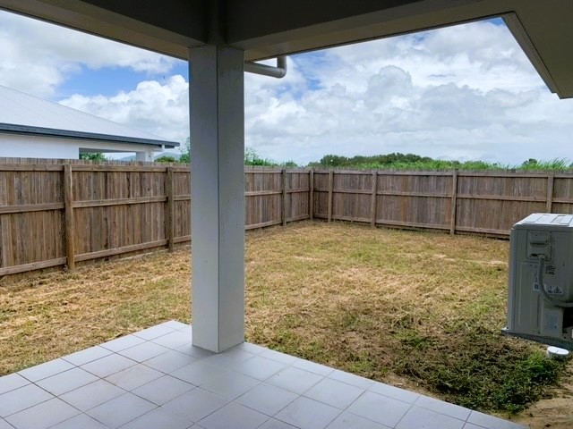 Bucasia, Mackay QLD - Robust Duplex ( 2 x Villas = 2 x Vacancies) — Home image 11