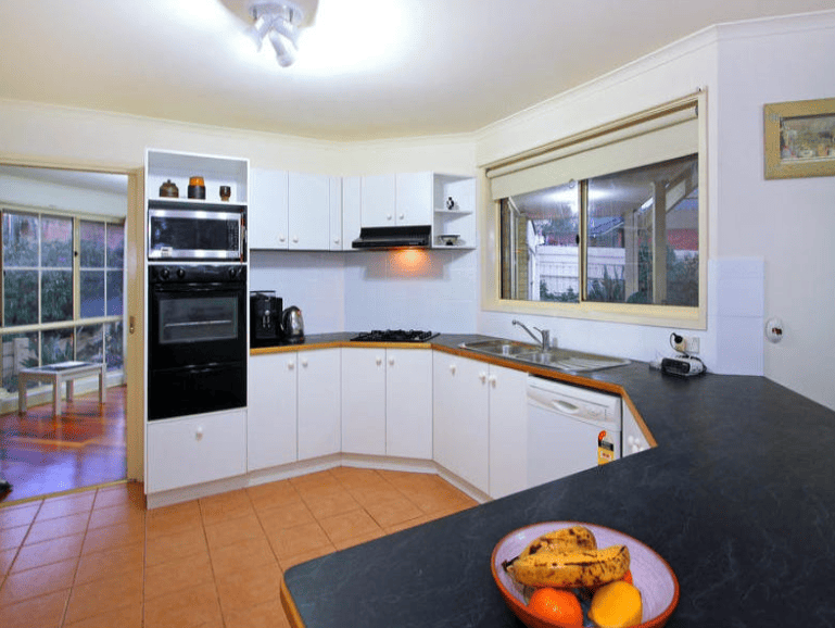 5 Bedroom Shared Home, Mornington — Home image 5
