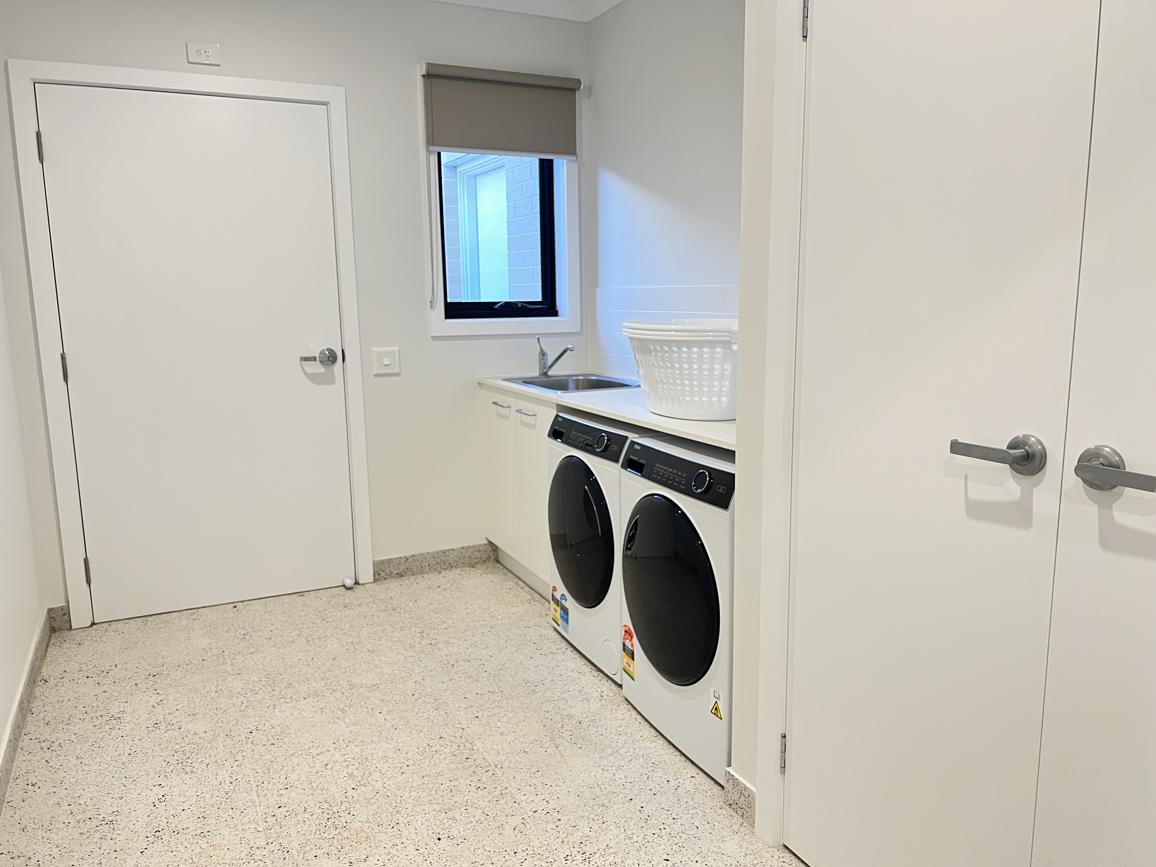 Live Effortlessly in Cranbourne East — A 10-Minute Living Circle HPS SDA Home — Home image 6