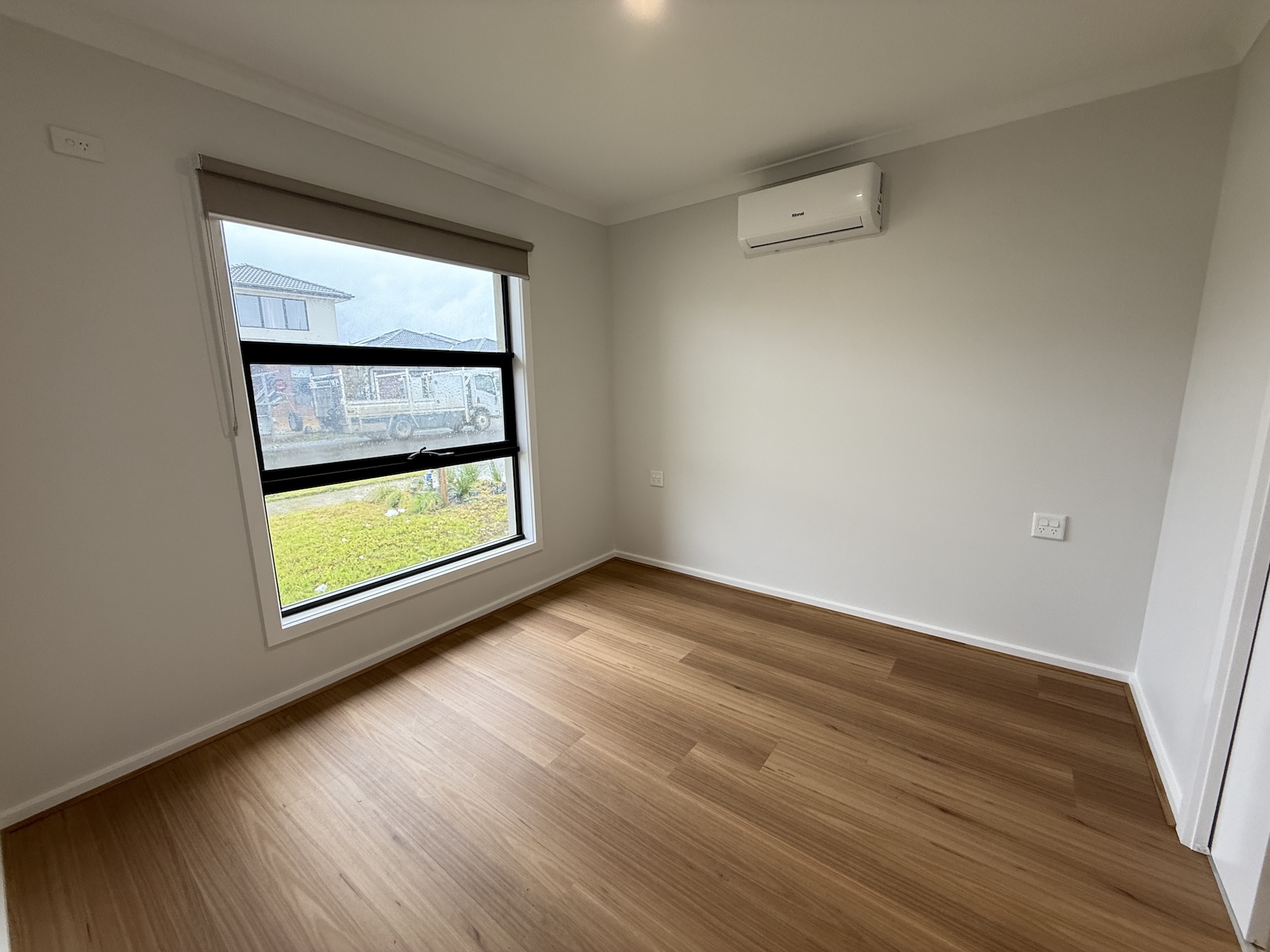 Live Effortlessly in Cranbourne East — A 10-Minute Living Circle HPS SDA Home — Home image 5