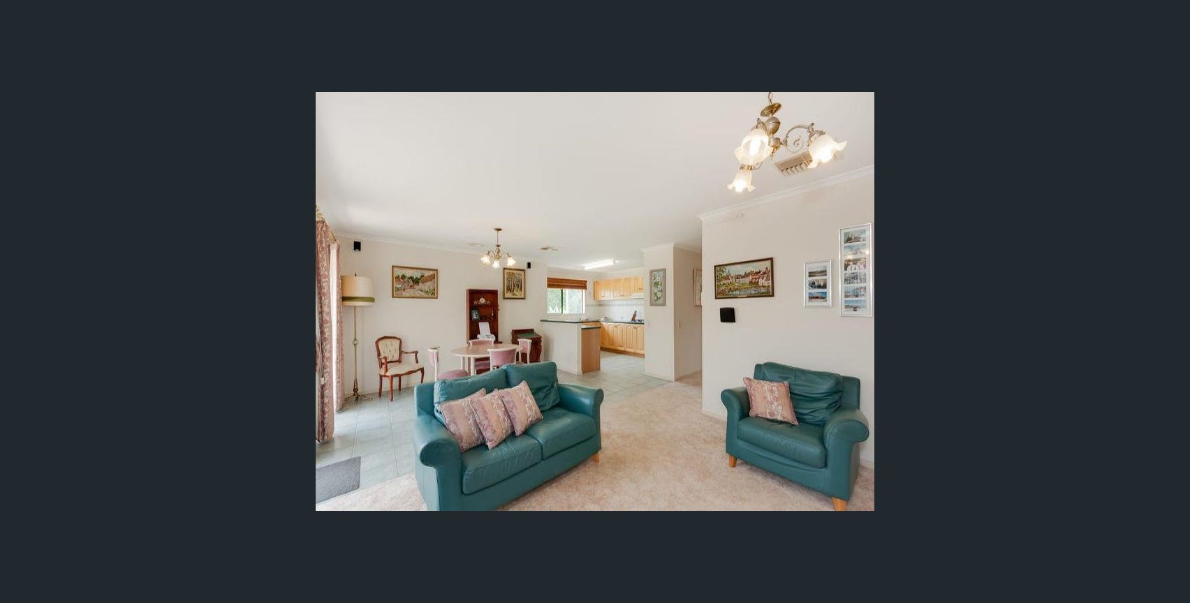 1:1 or 1:2, Female SIL accommodation in vibrant South Morang — Home image 14