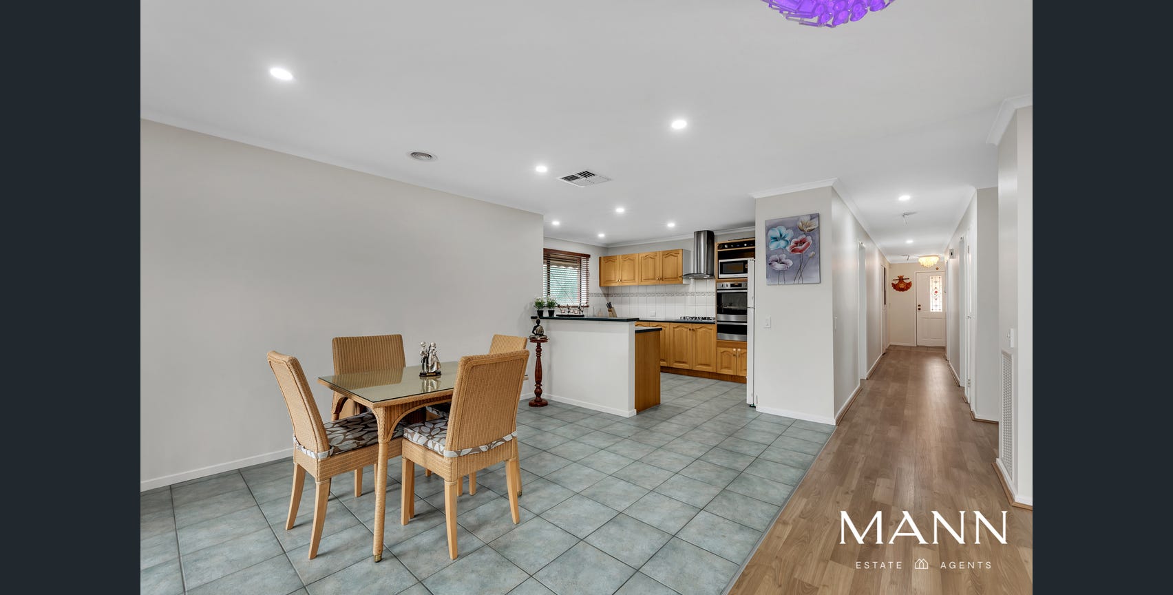 1:1 or 1:2, Female SIL accommodation in vibrant South Morang — Home image 20