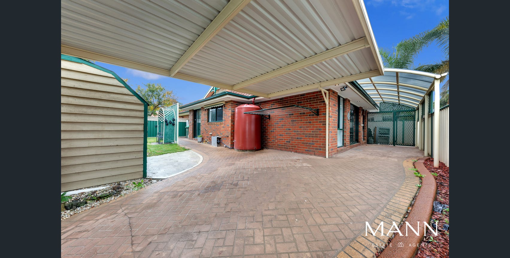 1:1 or 1:2, Female SIL accommodation in vibrant South Morang — Home image 27