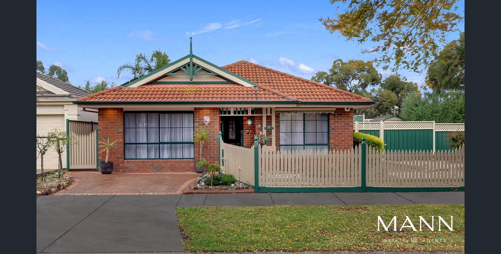1:1 or 1:2, Female SIL accommodation in vibrant South Morang — Home image 28