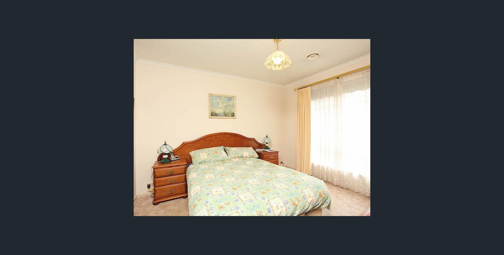 1:1 or 1:2, Female SIL accommodation in vibrant South Morang — Home image 2