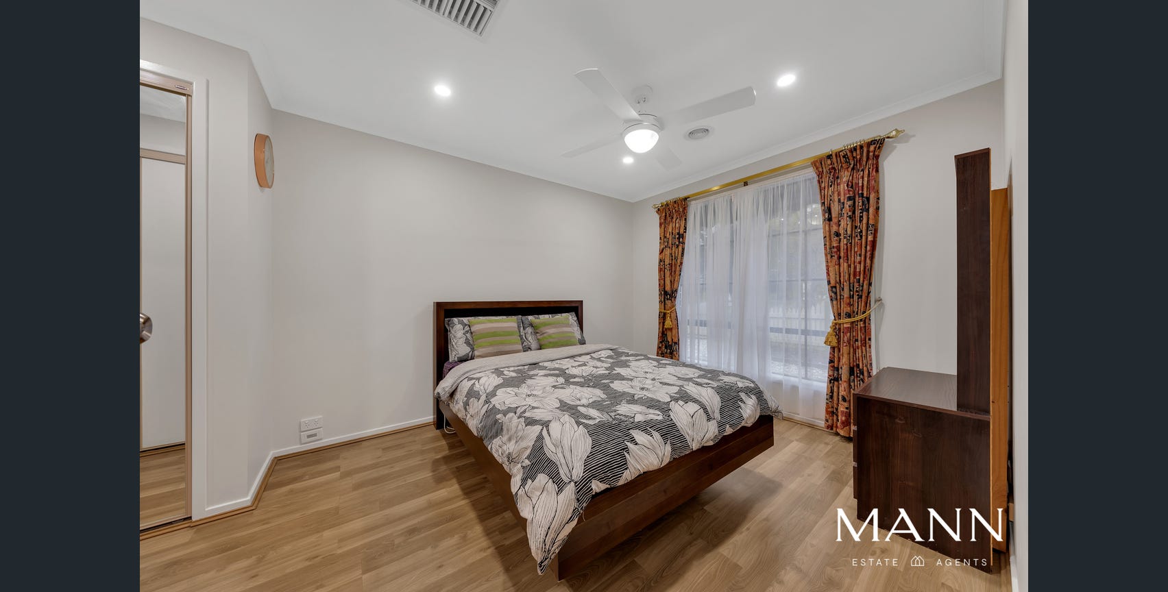 1:1 or 1:2, Female SIL accommodation in vibrant South Morang — Home image 4