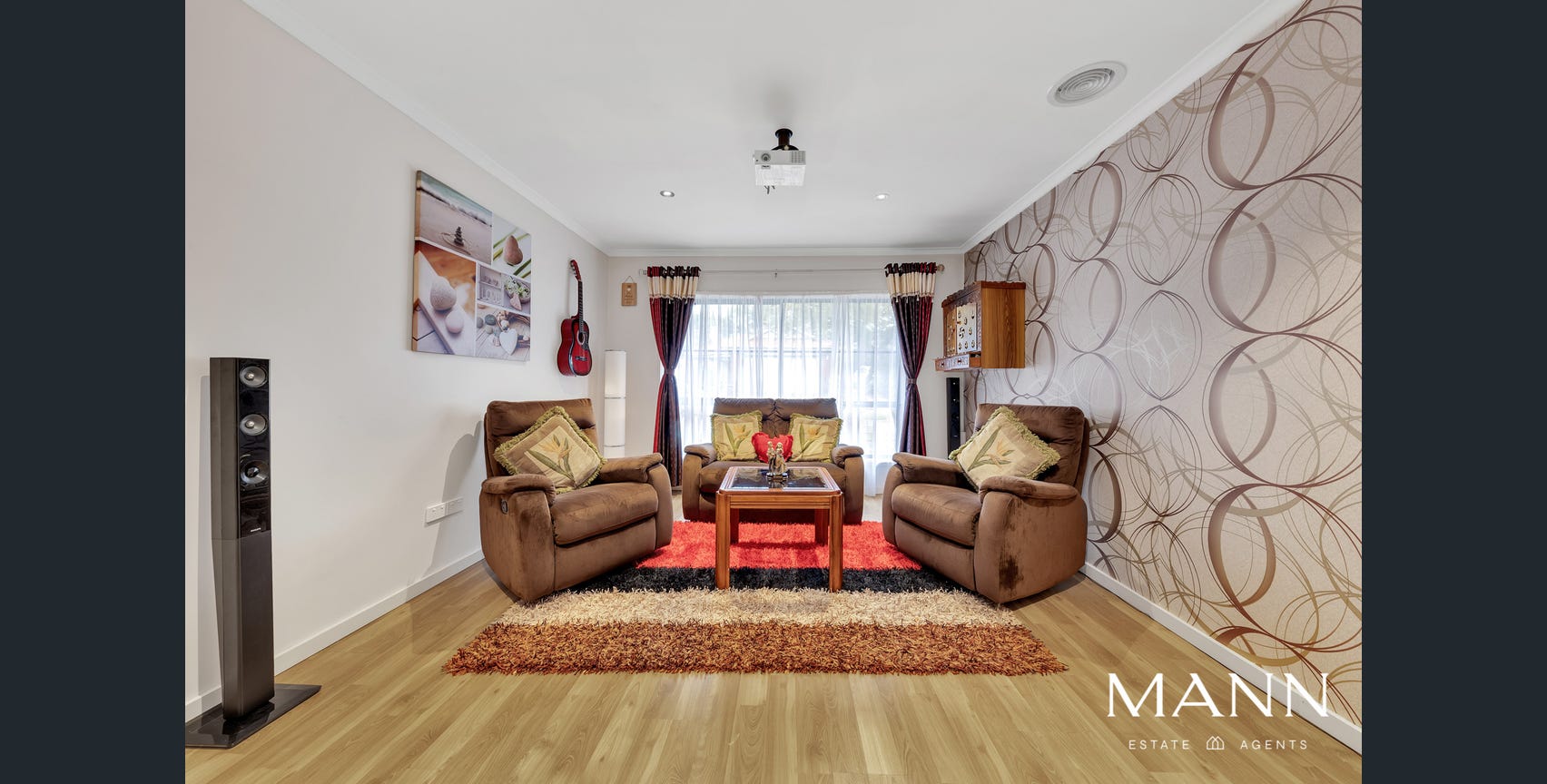 1:1 or 1:2, Female SIL accommodation in vibrant South Morang — Home image 5