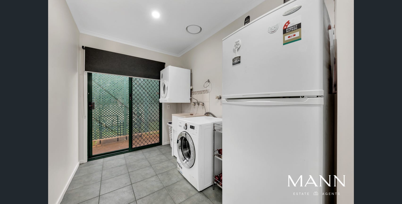 1:1 or 1:2, Female SIL accommodation in vibrant South Morang — Home image 8