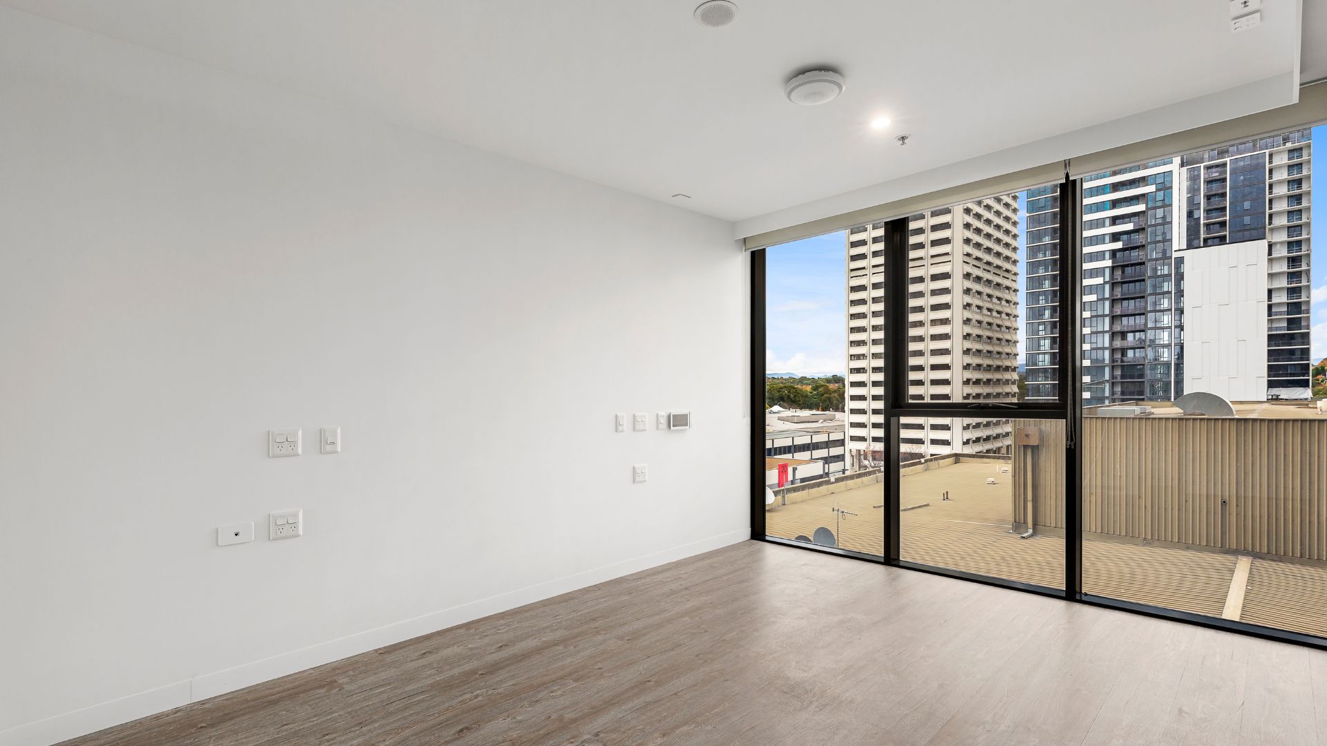 Grand Central Towers, Woden ACT - SDA - High Physical Support — Home image 8