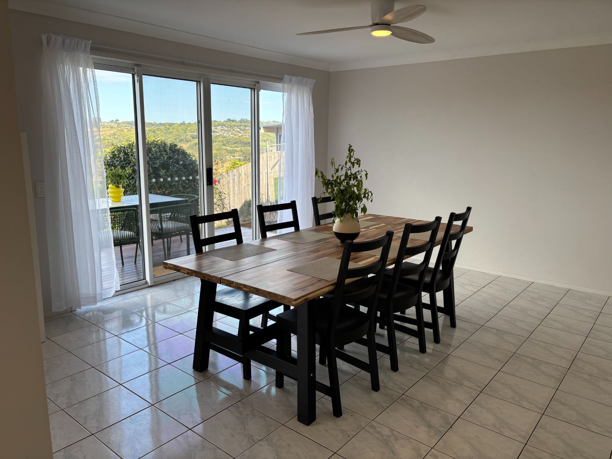 Danny Met Sally SIL home Bilambil Heights — Home image 7