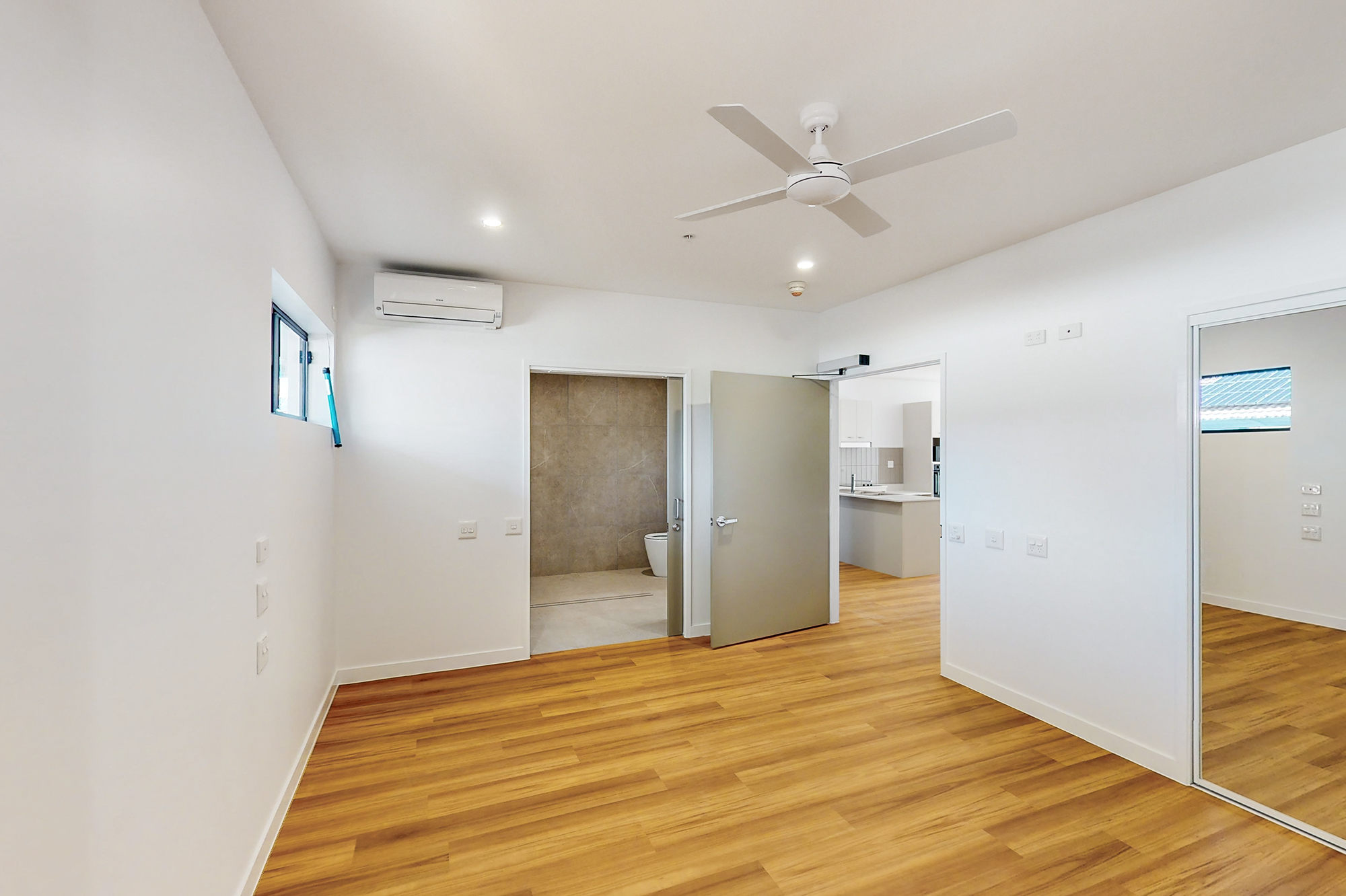 2 Bedroom Apartments, Kippa-Ring — Home image 9