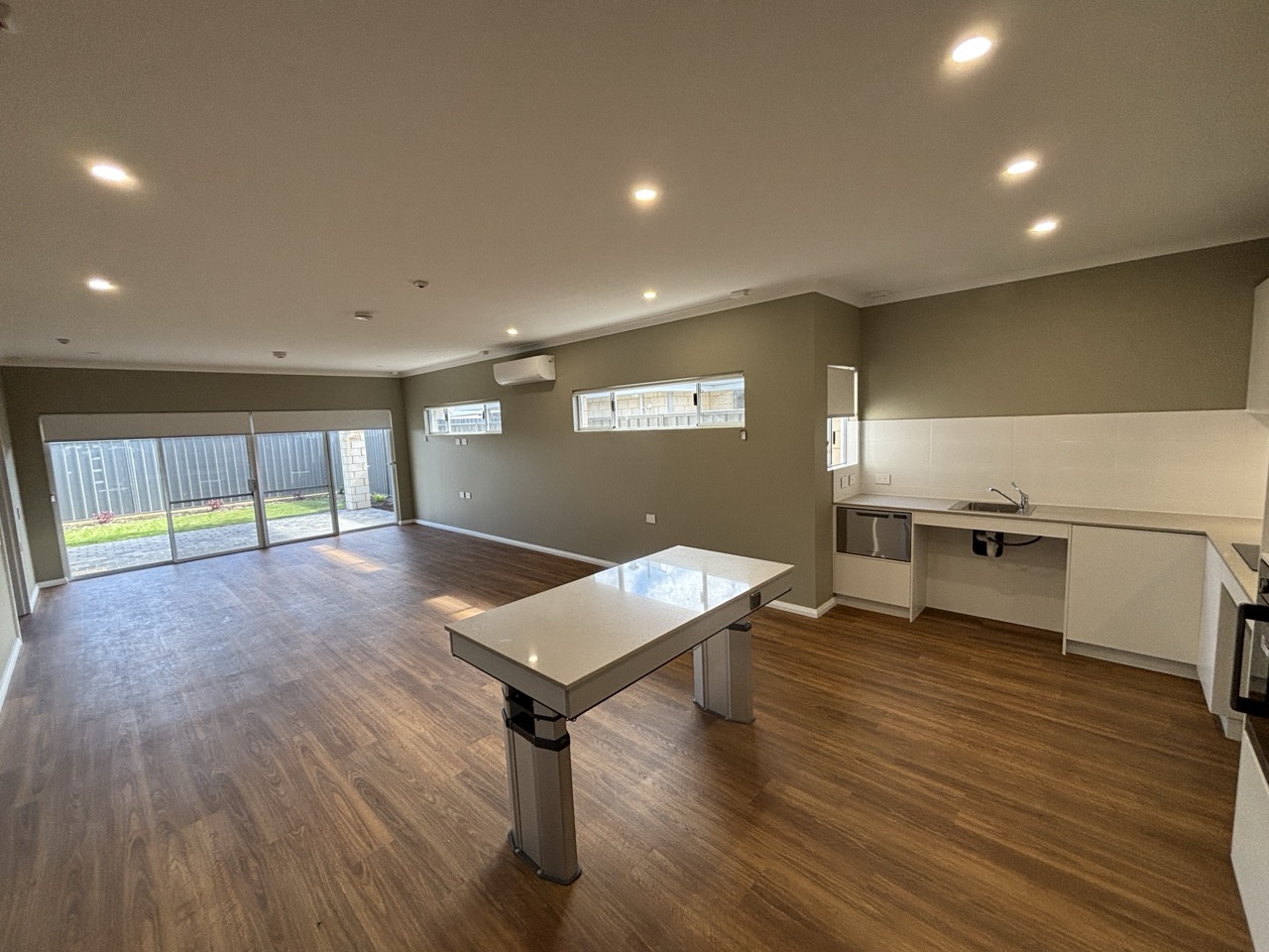 BRAND NEW Spacious 2 Resident (HPS) (SDA) House - Yangebup — Home image 5