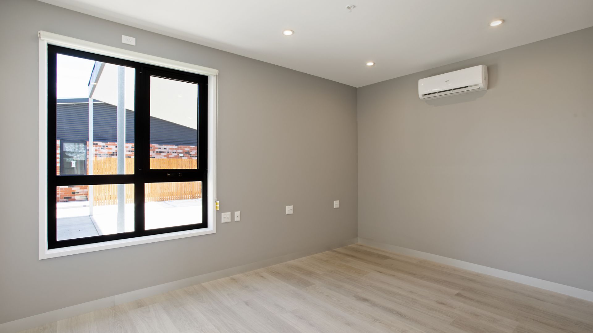 Brand new private Villa in the heart of Sale — Home image 2