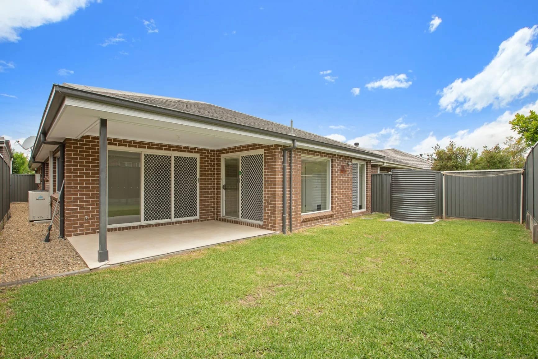 Beautiful modern in the Jordan Springs NSW! — Home image 16
