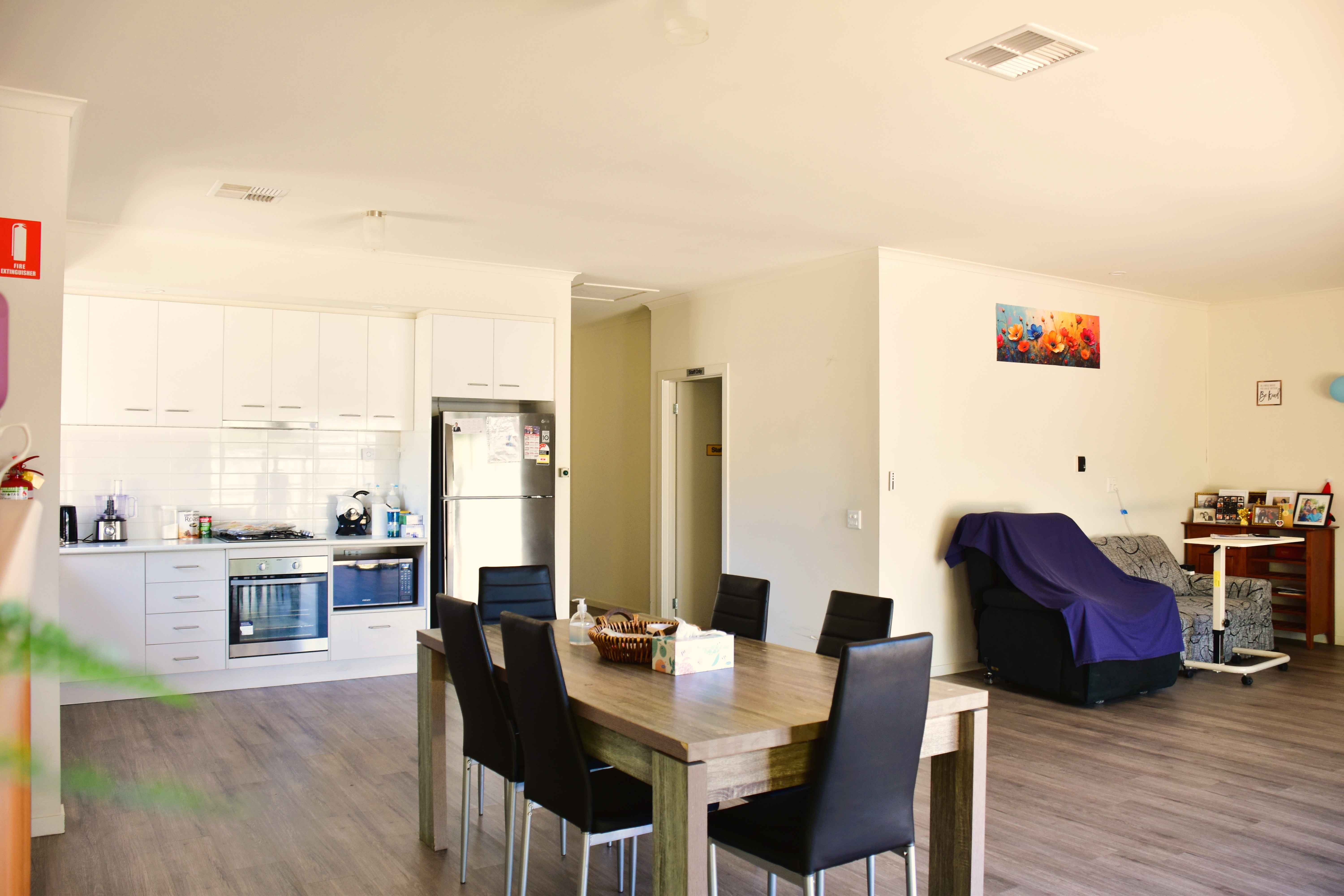 Beautiful 4 Bedroom SIL Home in Elizabeth — Home image 2