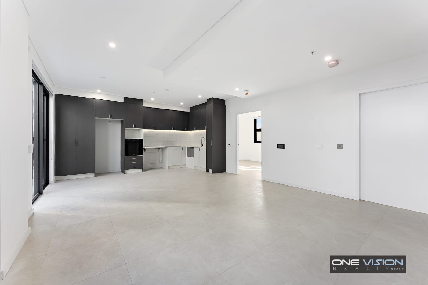 Stylish Improved Liveability SDA Apartment – Wentworthville — Home image 2