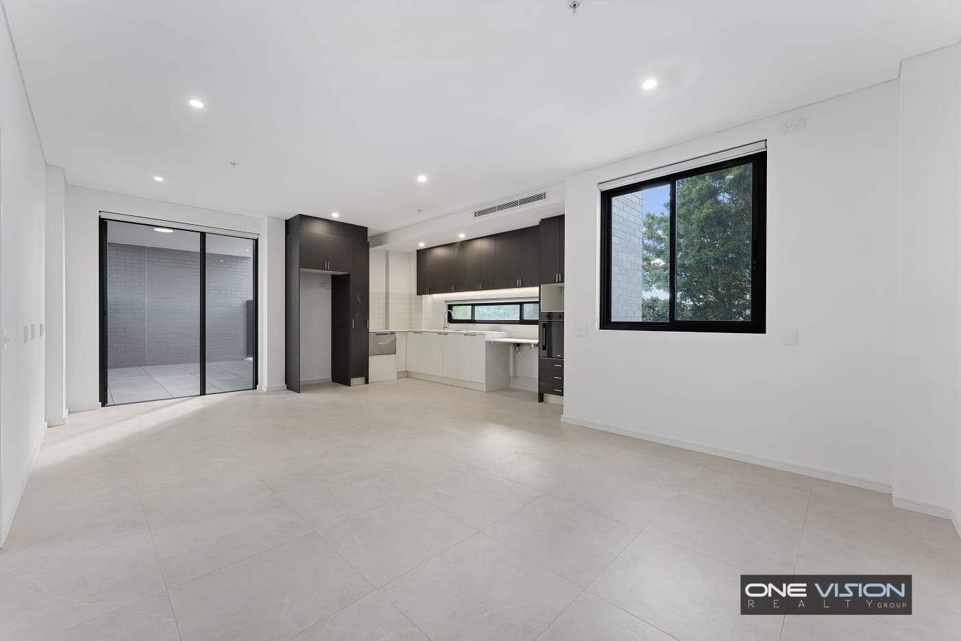 Stylish Improved Liveability SDA Apartment – Wentworthville — Home image 8
