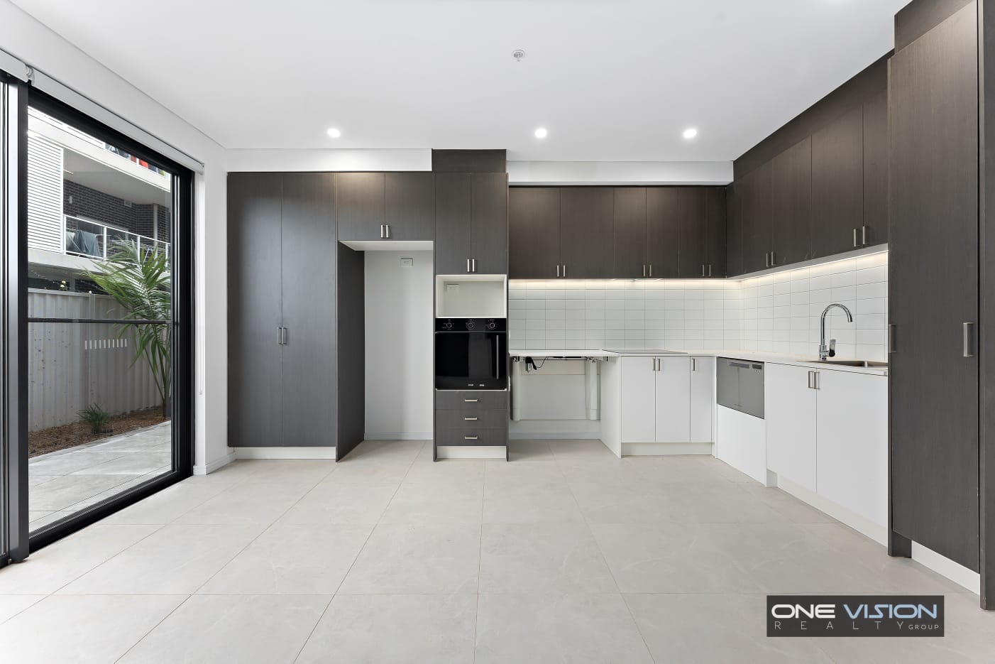 Stylish Improved Liveability SDA Apartment – Wentworthville — Home image 12