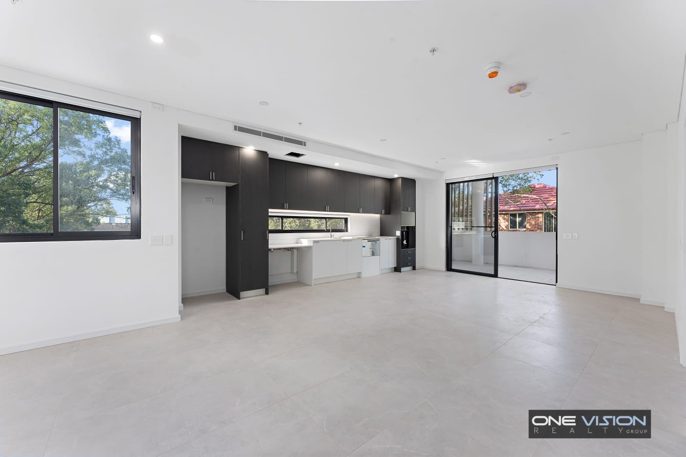 Stylish Improved Liveability SDA Apartment – Wentworthville — Home image 13