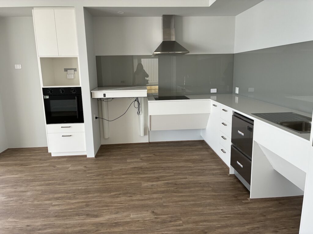 Karnup - HPS 3 Bed Furnished Home with ensuites - OOA Room Incl. — Home image 8
