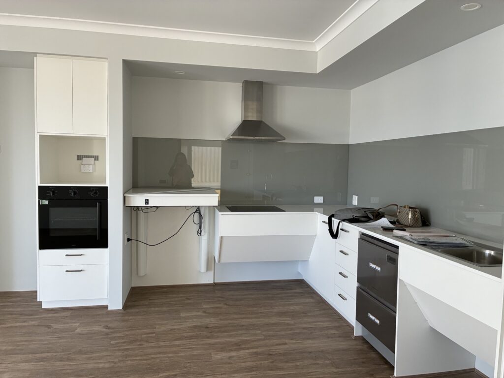 Karnup - HPS 3 Bed Furnished Home with ensuites - OOA Room Incl. — Home image 13