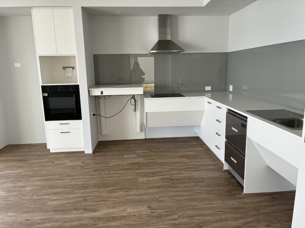 Karnup - HPS 3 Bed Furnished Home with ensuites - OOA Room Incl. — Home image 22