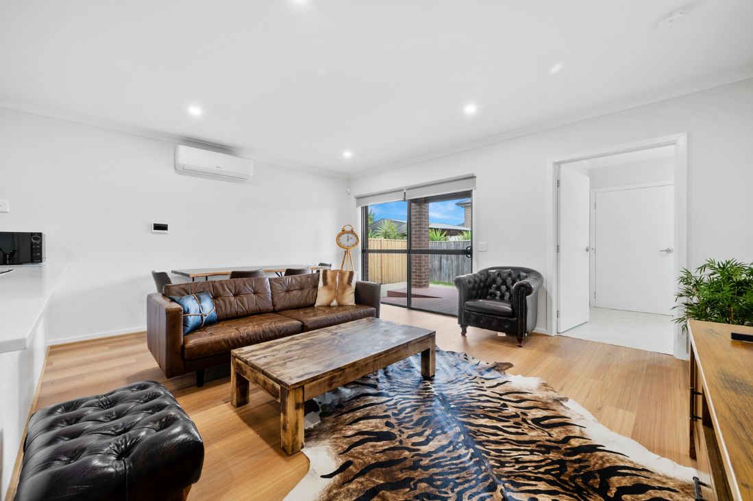 Modern 4-Bedroom HPS - Labrador Street, Clyde North VIC — Home image 11