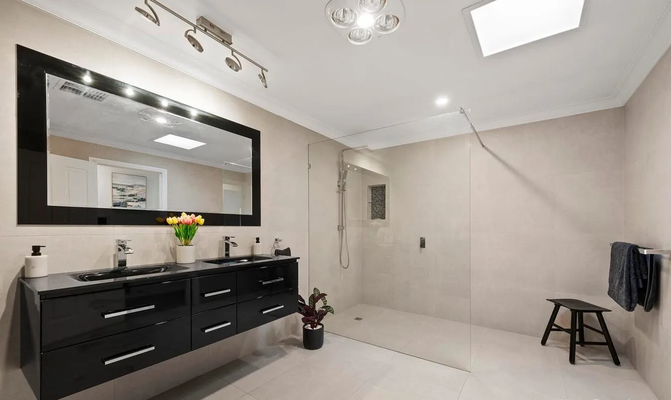 Luxurious Living in Mooroolbark SIL Home — Home image 6