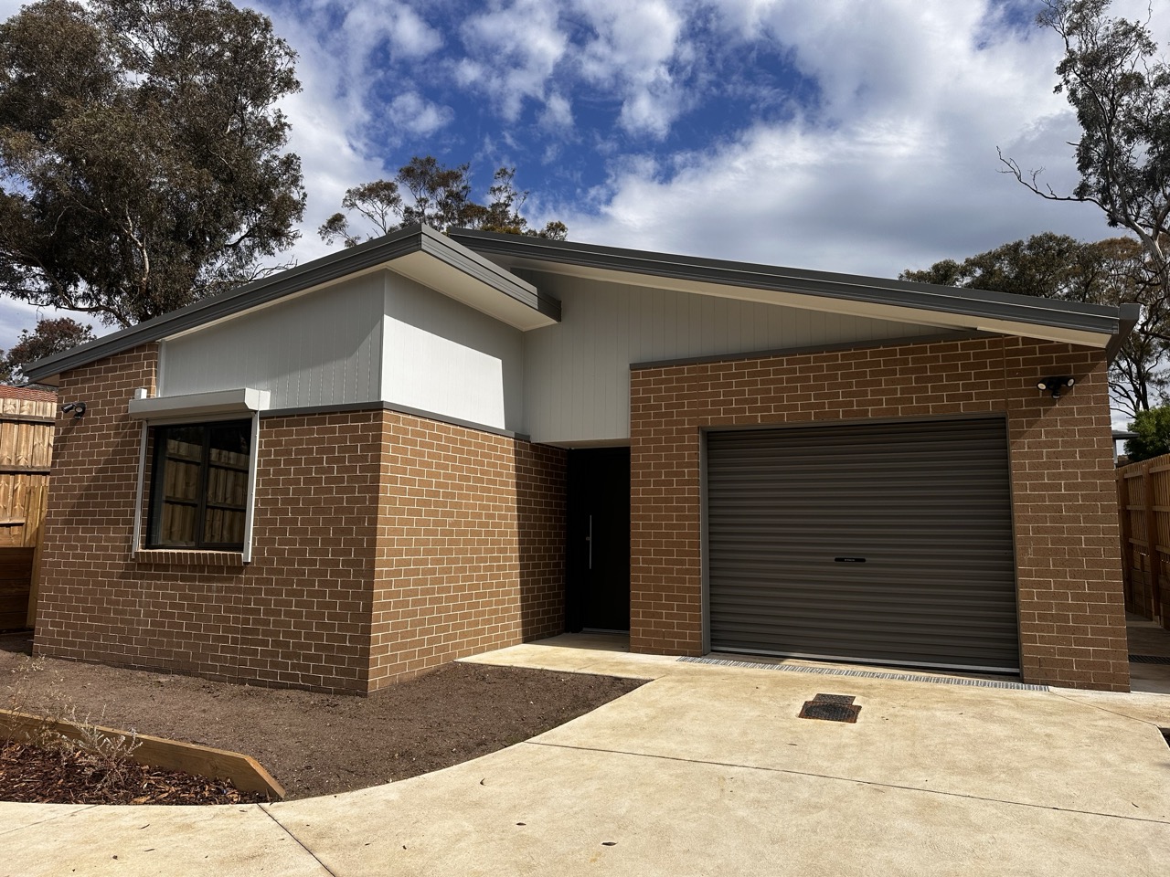 Kosi seeking to share SDA Robust/Improved Liveability 2 Resident Split House — Home image 5