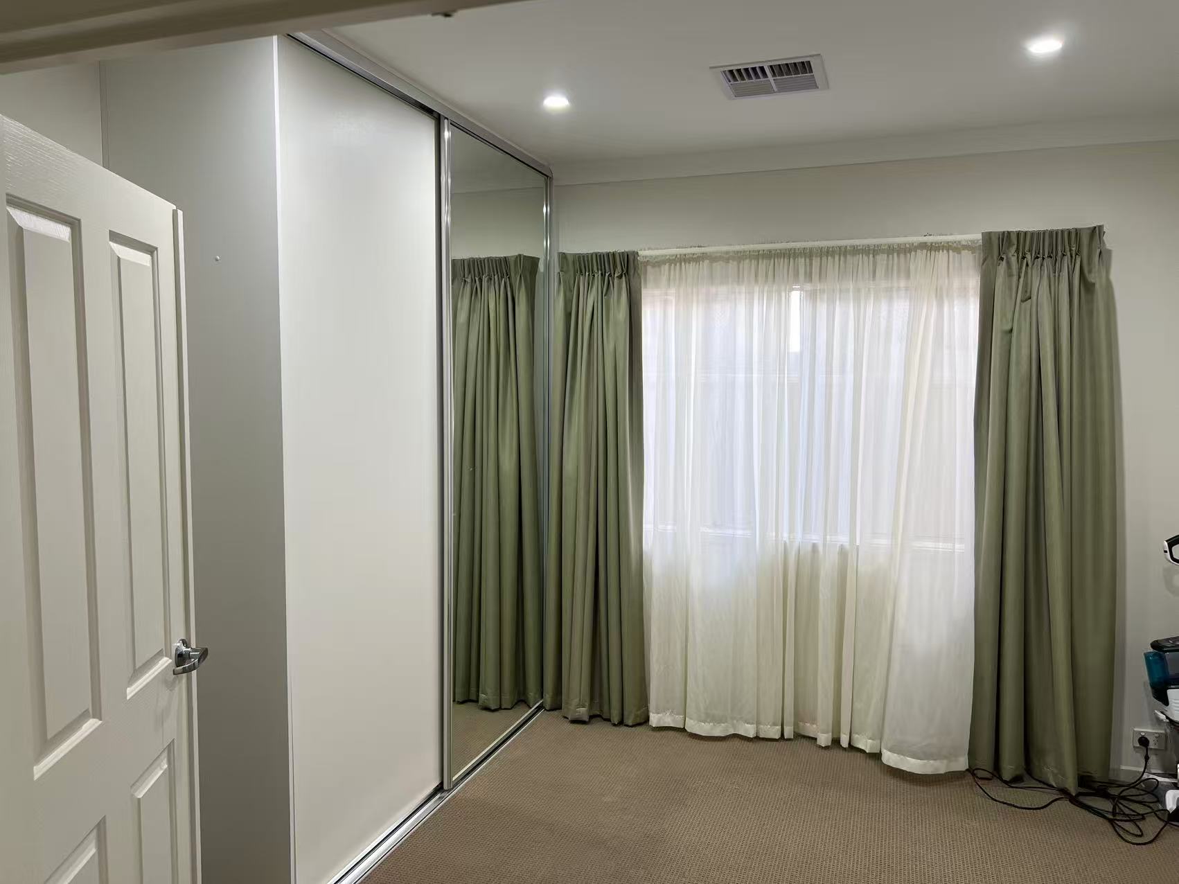 Sharing with 2 ladies in beautiful Campbelltown — Home image 2