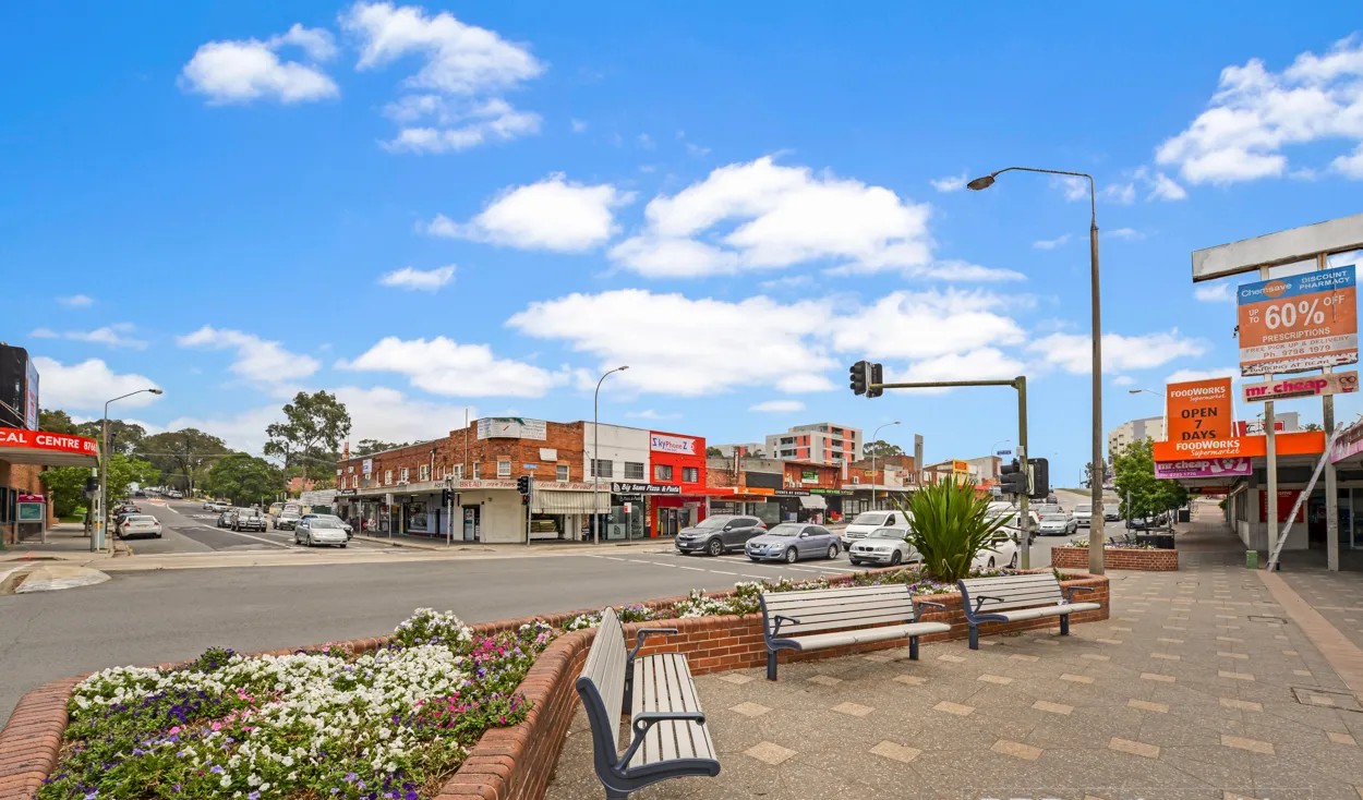 Hume Highway House, Yagoona – Spacious, Modern & Convenient Living — Home image 14